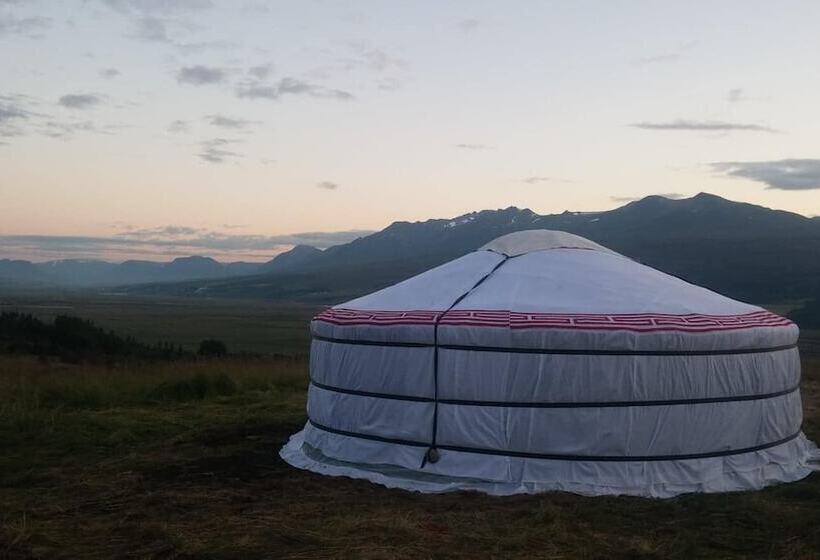 هتل Iceland Yurt