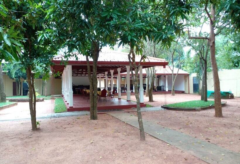 Отель Lavendish Country Resort