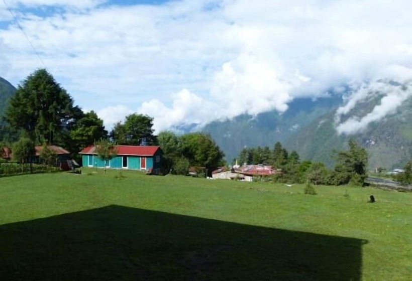 בית מלון כפרי Lukla Airport Resort, Lukla