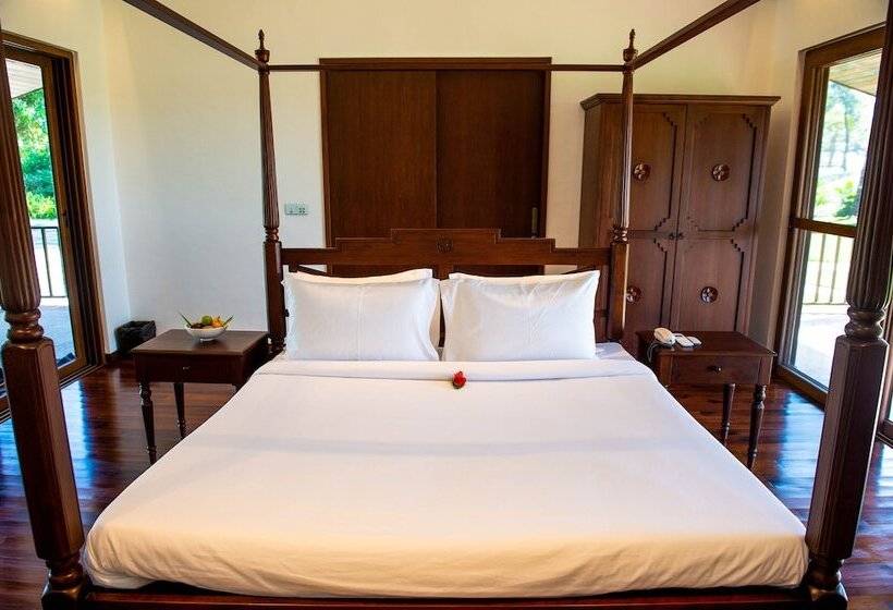 Отель Niraamaya Private Residences Benaulim