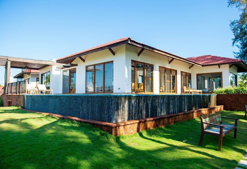 Отель Niraamaya Private Residences Benaulim