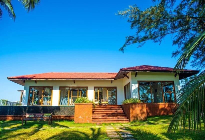 Отель Niraamaya Private Residences Benaulim