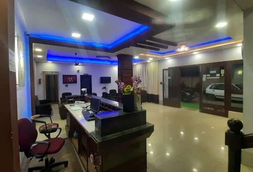 فندق Pranav International