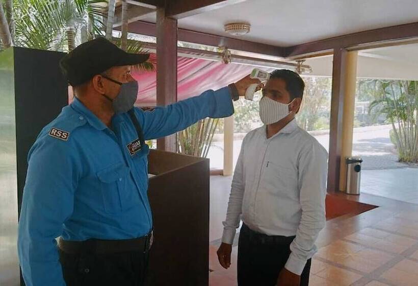 فندق Pranav International