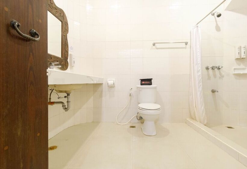 酒店 Reddoorz Plus @ Calle Crisologo Vigan