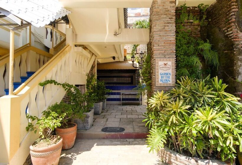 酒店 Reddoorz Plus @ Calle Crisologo Vigan