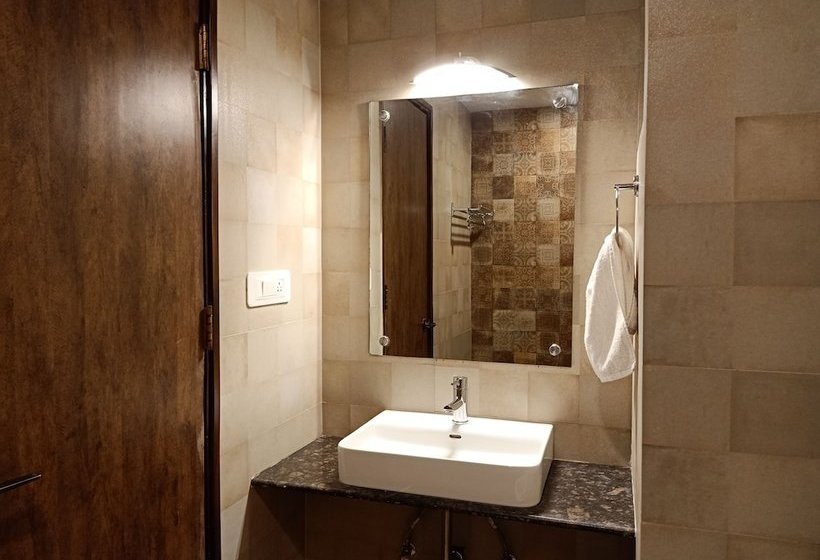 Отель Sharayu One