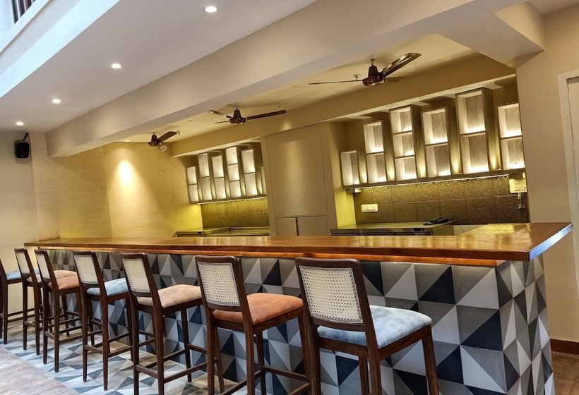 Отель Sharayu One