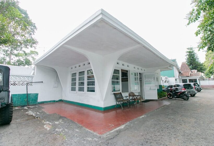 Отель Mustika Widyasari Redpartner