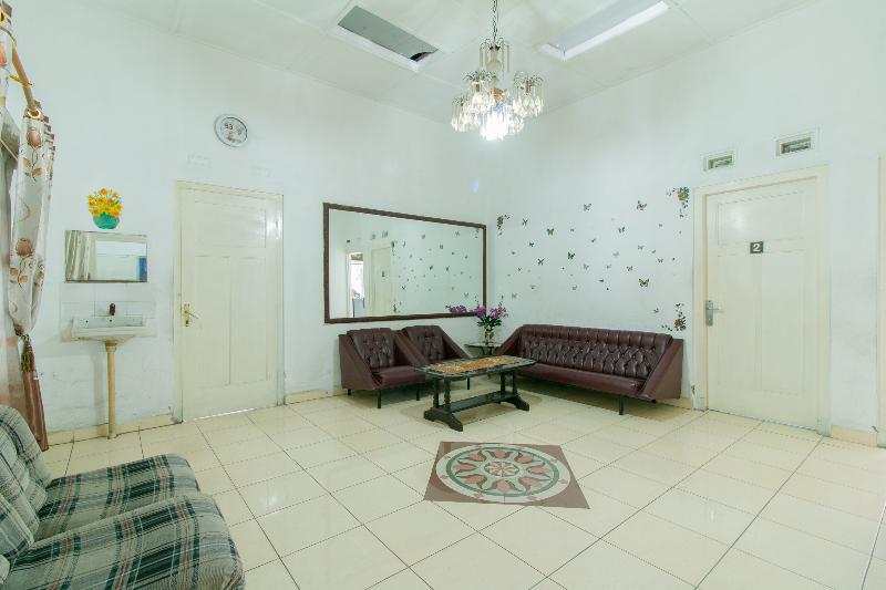 Отель Mustika Widyasari Redpartner