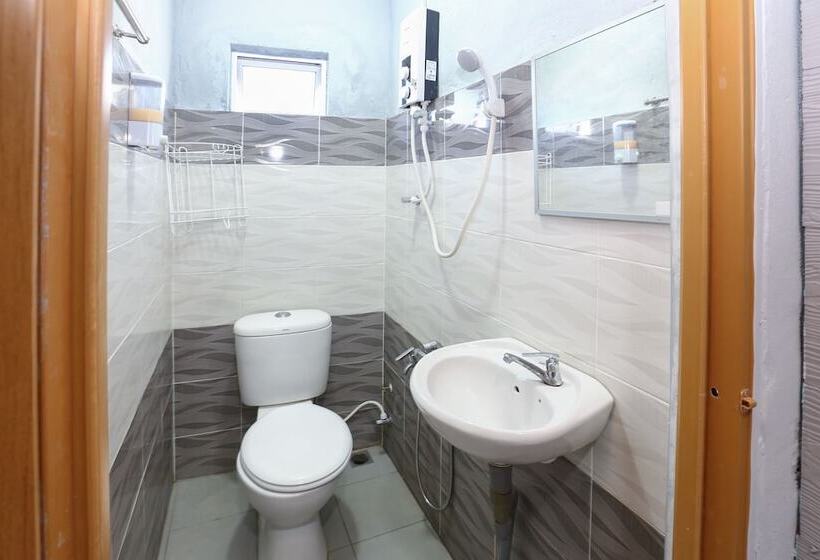 호텔 Spot On 89796 D Noor Budget Inn