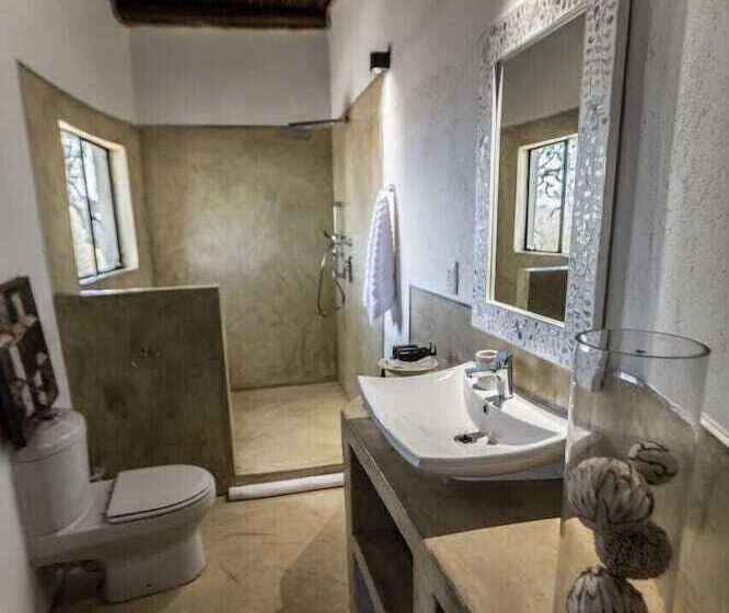 בית מלון כפרי The Wild Blue Lodge Safari & Spa