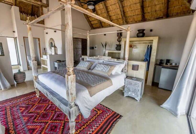 בית מלון כפרי The Wild Blue Lodge Safari & Spa