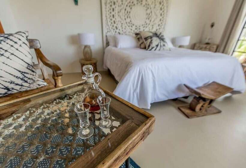 בית מלון כפרי The Wild Blue Lodge Safari & Spa