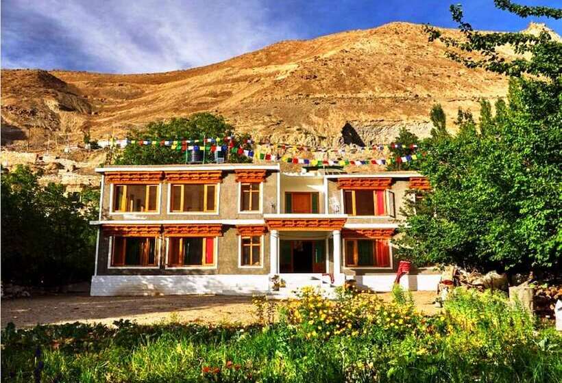 בית מלון כפרי Tih The Himalayan Abode