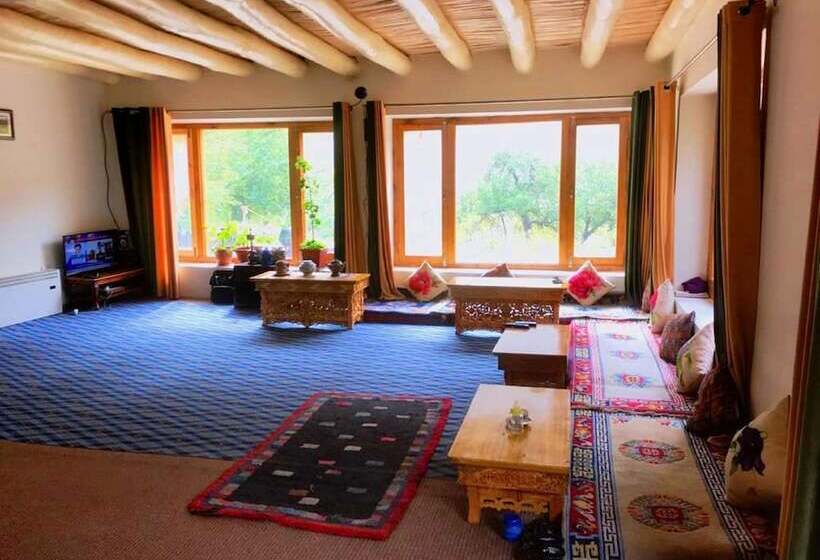 בית מלון כפרי Tih The Himalayan Abode