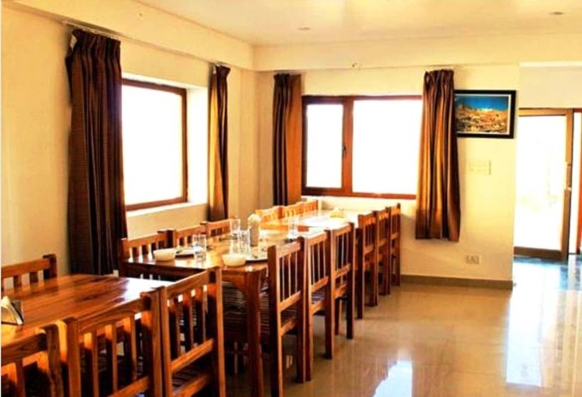 בית מלון כפרי Tih The Himalayan Abode