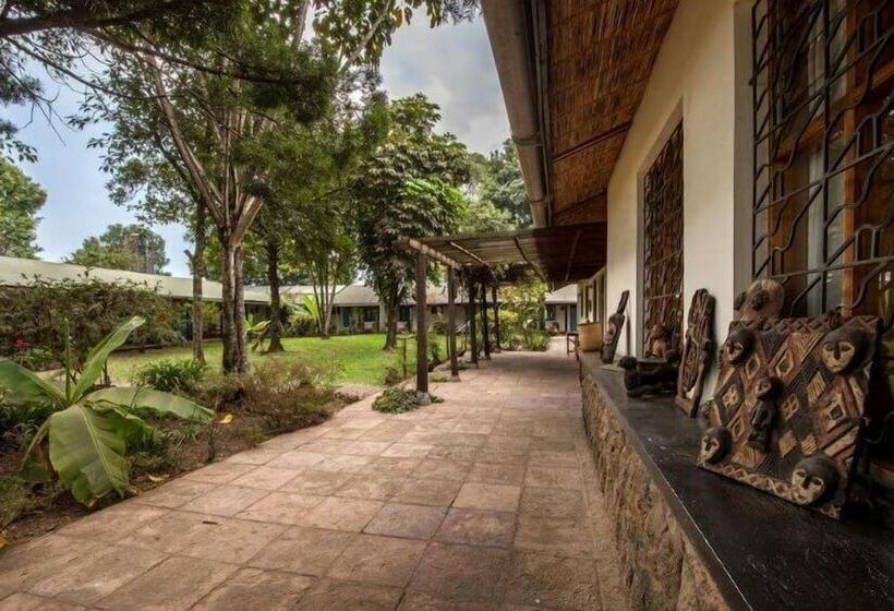 هتل Travellers Rest