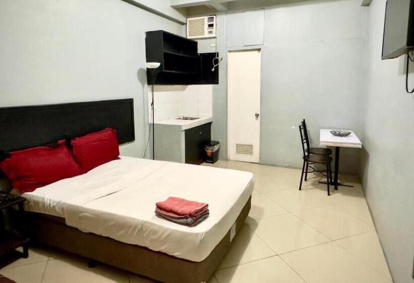 هتل V Cat Apartelle