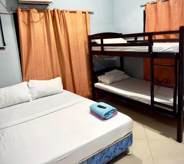 هتل V Cat Apartelle