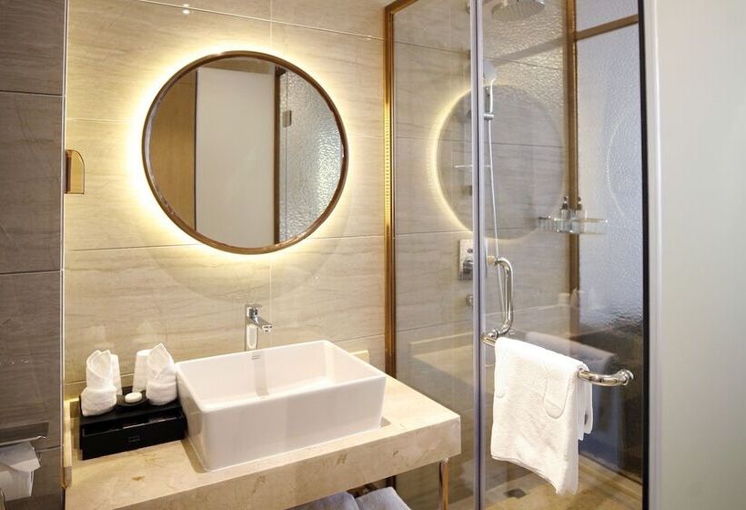 Manhatton Hotel Guangxi Univeristy