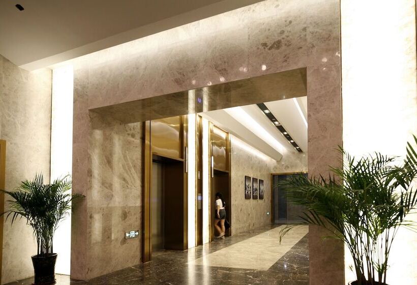 Manhatton Hotel Guangxi Univeristy