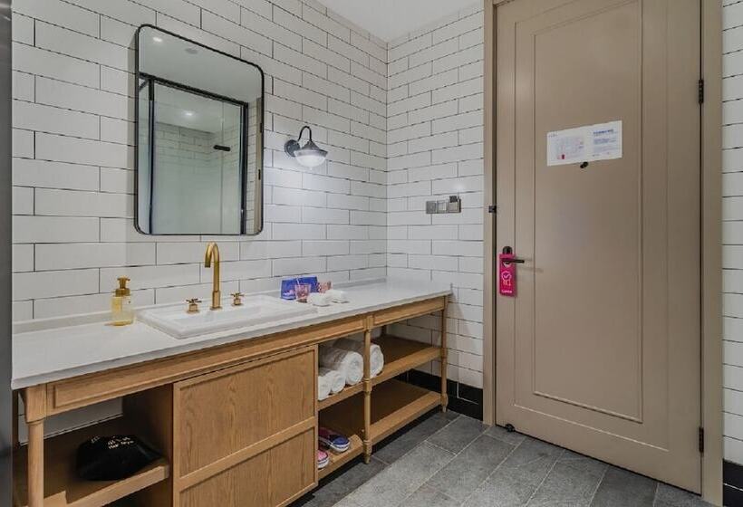 Manxin Hotel Qingdao Zhanqiao