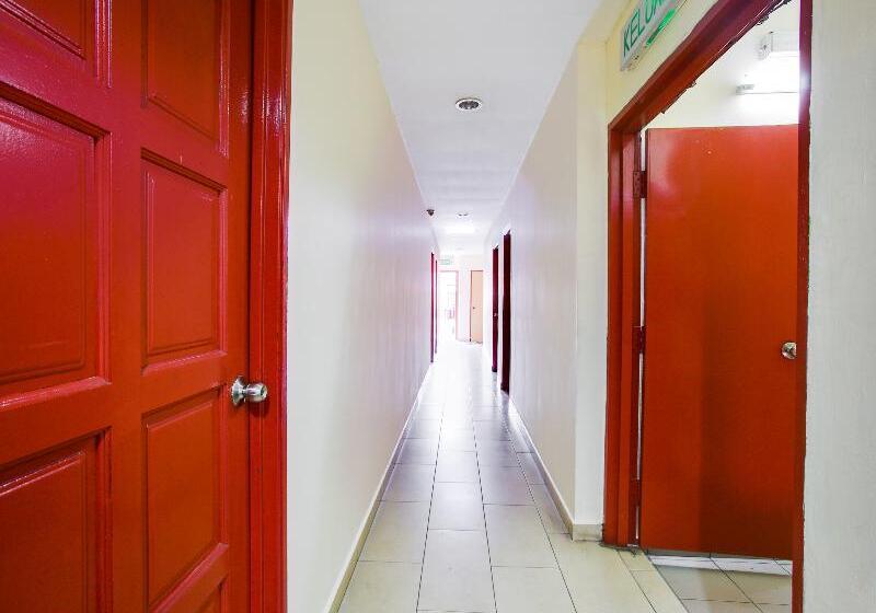 Melati Hotel Nilai By Oyo Rooms