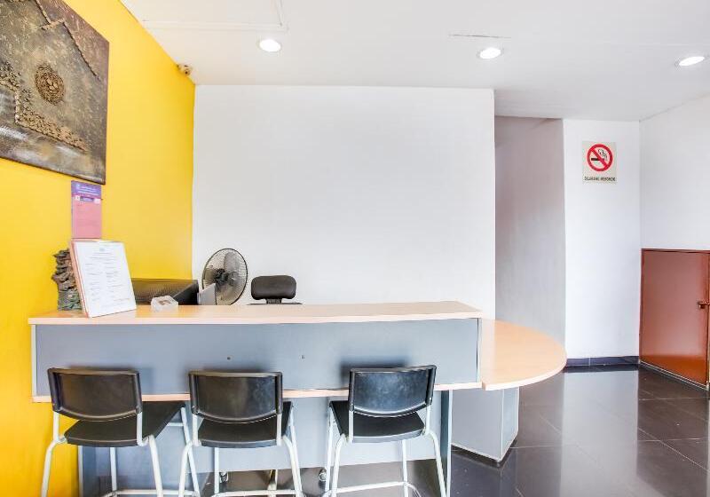 Melati Hotel Nilai By Oyo Rooms