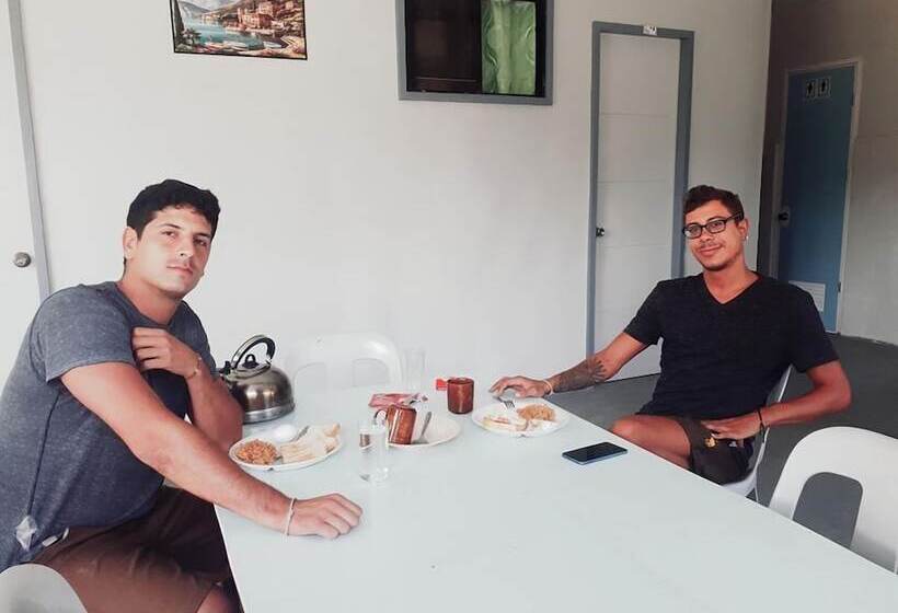 پانسیون Daltans Home Stay Siargao