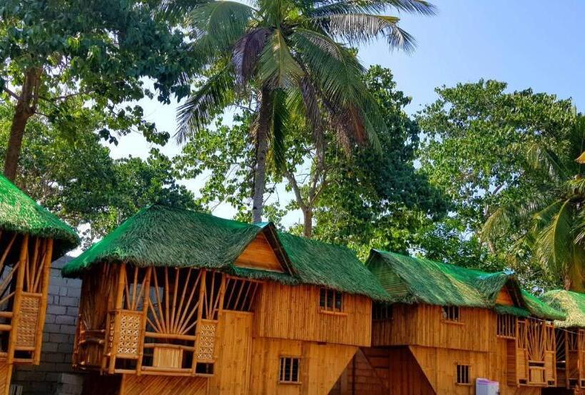 Pensão Nirvana Bamboo & Dive Resort