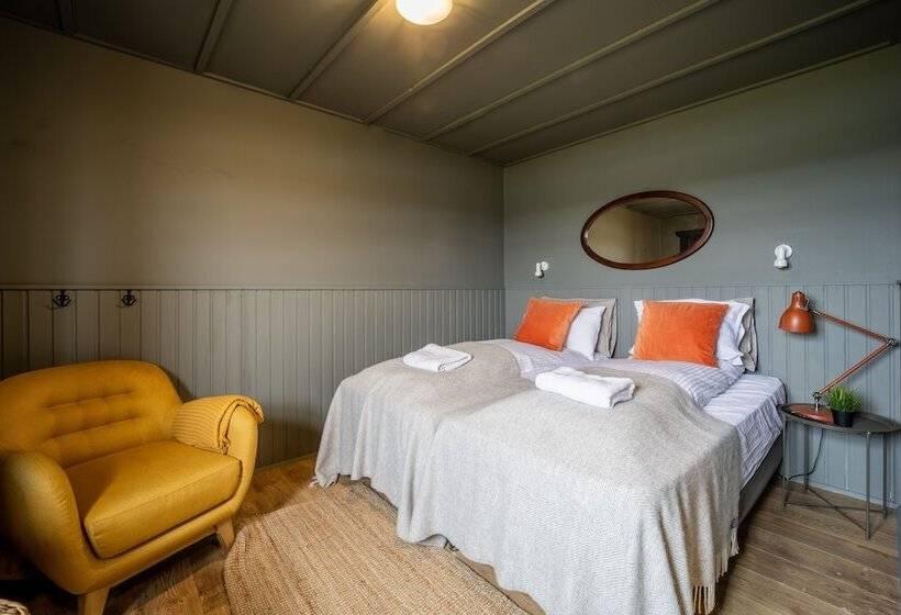 پانسیون Riverfront Lodge