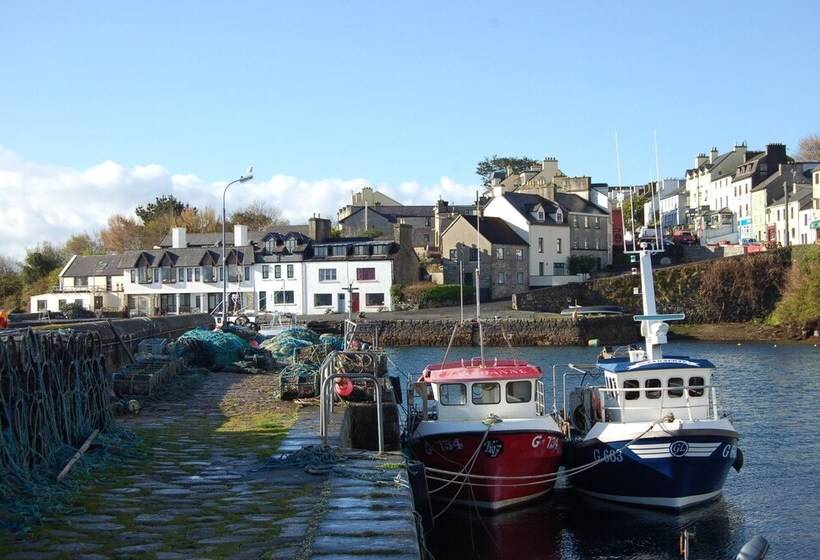 Roundstone Quay House