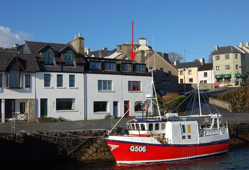 Roundstone Quay House