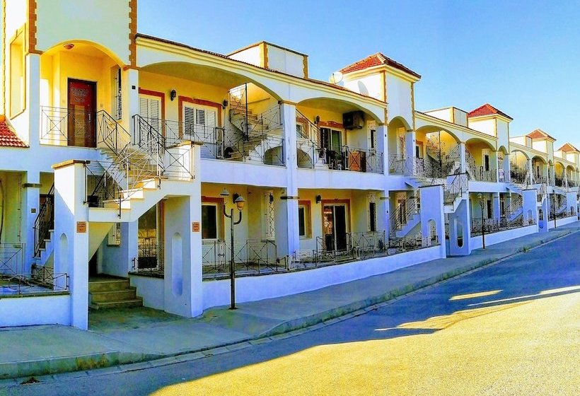 Salamina Houses