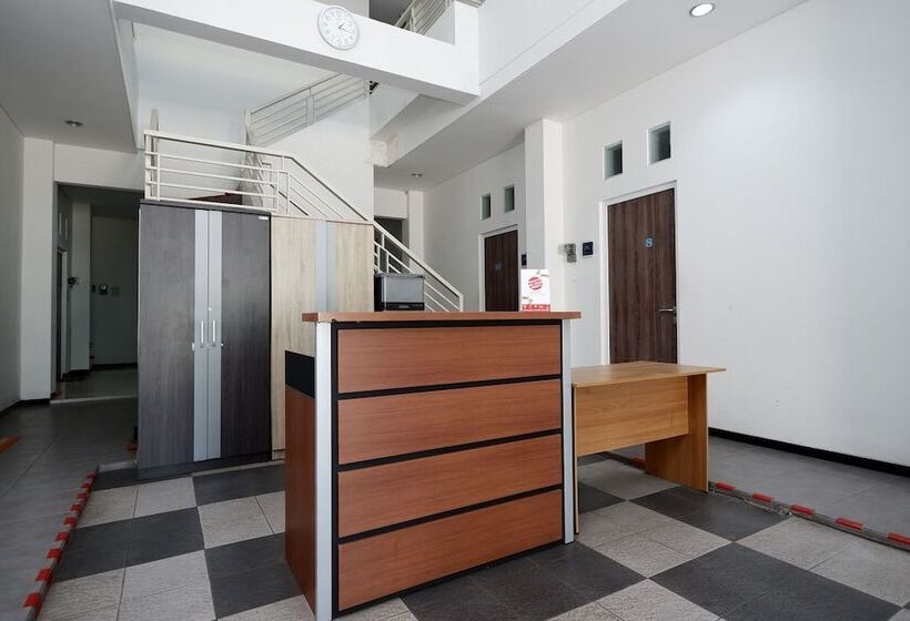 Sunshine Hostel By Oyo Rooms