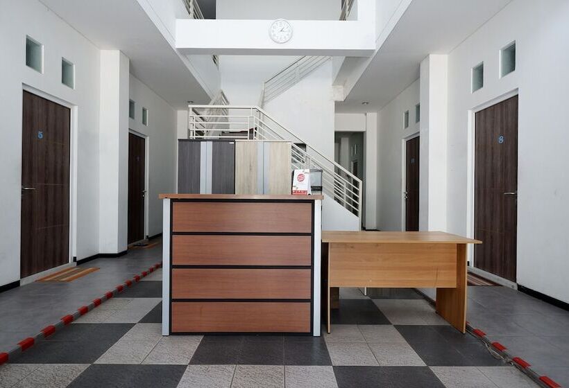 Sunshine Hostel By Oyo Rooms