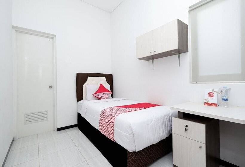Sunshine Hostel By Oyo Rooms