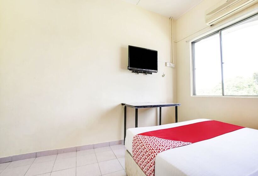 T Family Hotel By Oyo Rooms