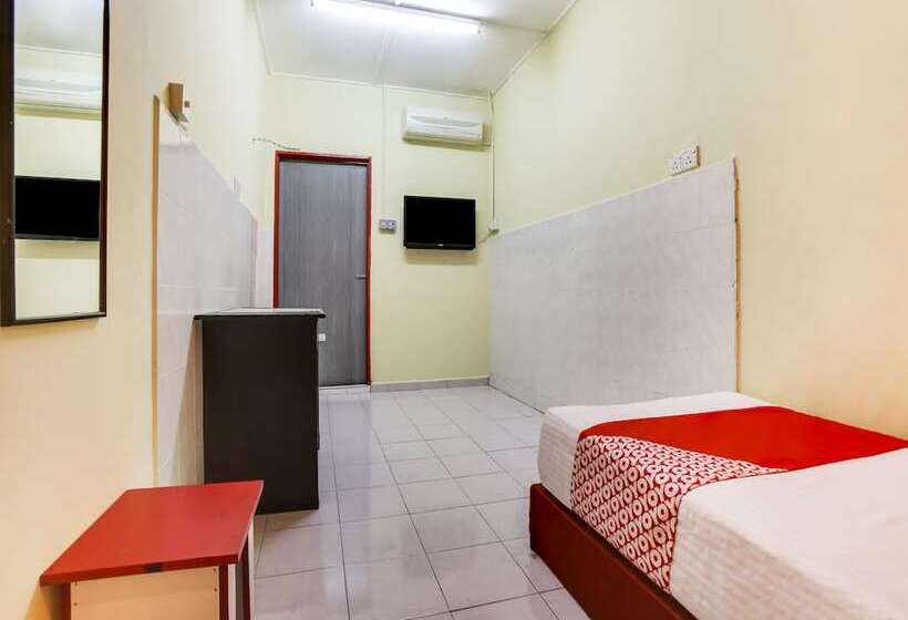 T Family Hotel By Oyo Rooms