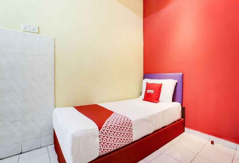 T Family Hotel By Oyo Rooms