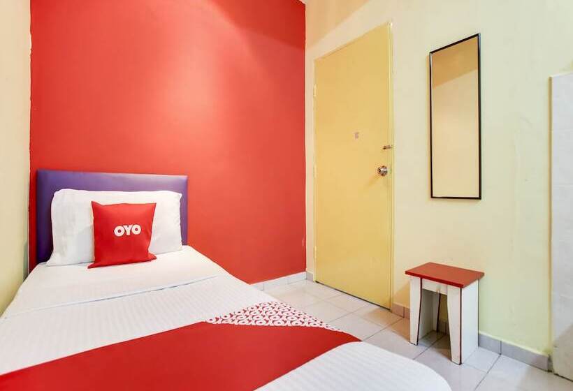 T Family Hotel By Oyo Rooms