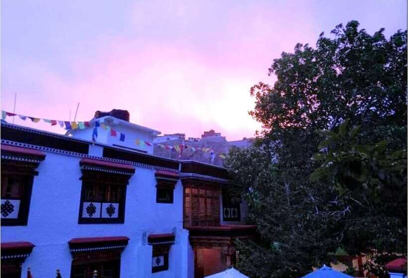 Tih Namra Village Hotel   Temisgam