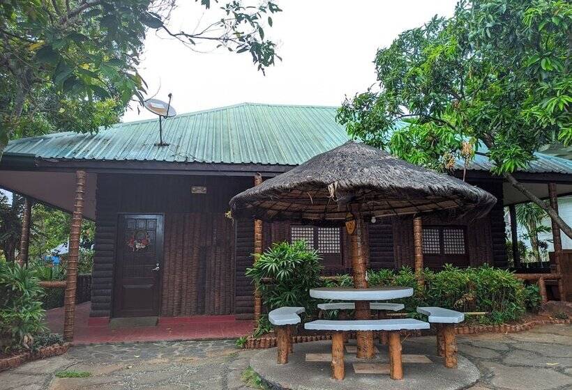 هتل Loreland Farm Resort