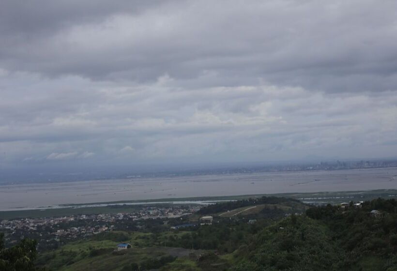 هتل Loreland Farm Resort