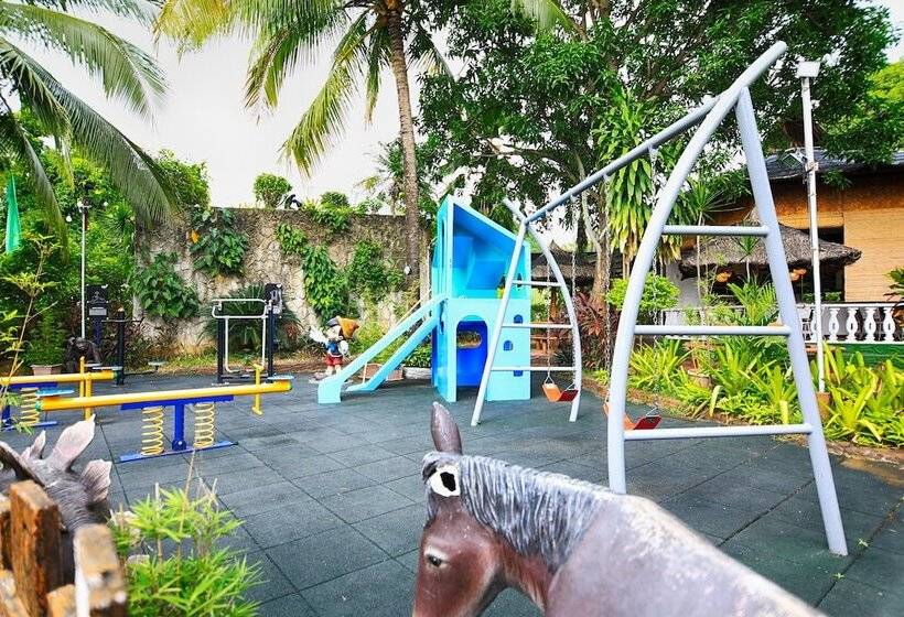 هتل Loreland Farm Resort