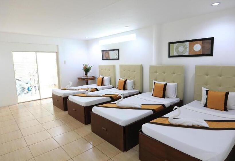 هتل Loreland Farm Resort