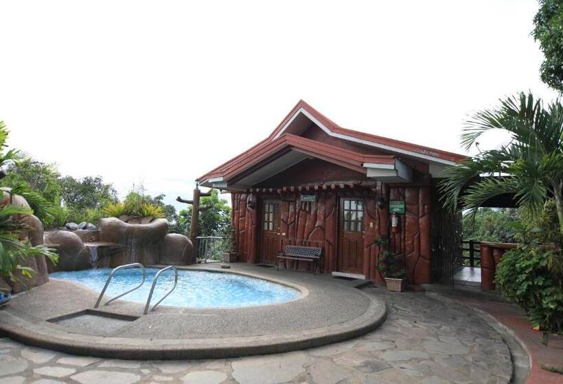 هتل Loreland Farm Resort