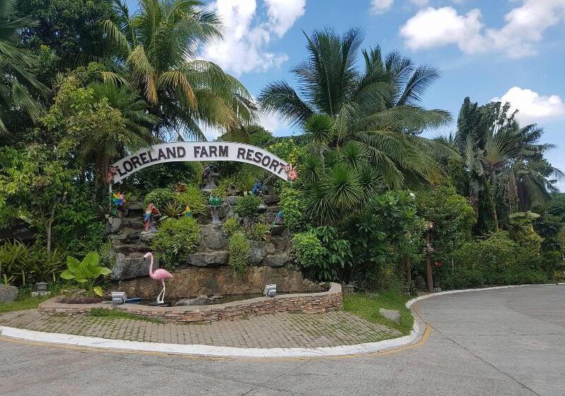 هتل Loreland Farm Resort