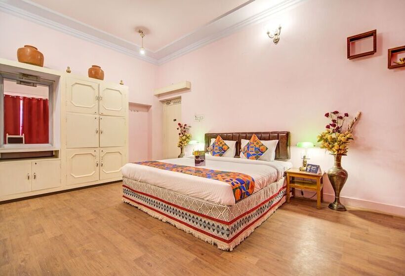 Отель Pink Palace